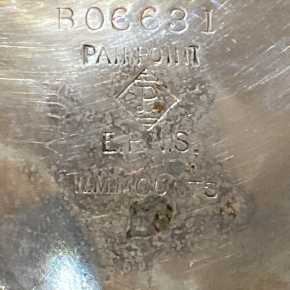 3 Compartment Shell Condiment Dish - Picture 2 of 13